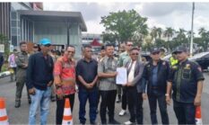 Diduga Langgar Disiplin ASN, Aktivis Sumsel Gelar Aksi di Kantor Gubernur