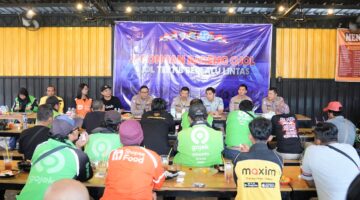 Dirlantas Polda Jateng “Jagongan Bareng Ojol, Ojol Tertib Berlalu Lintas”