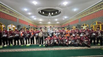 Kapolres dan Wakil Bupati Muratara Lepas Keberangkatan 48 Calon Jamaah Haji