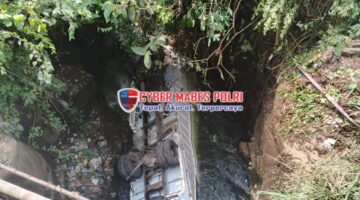 Diduga Rem Blong Truck Fuso Bermuatan 21 Ton Kopi Terrjun KeJurang Wisata Tangga Seribu Kepala Curup