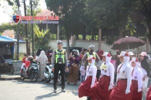 Kegiatan di ikuti Ratusan Orang Dari Instansi Sekolah Dan Masyarakat 