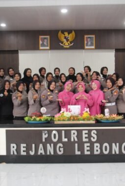 HUT ke-78 Polwan , Kapolres Rejang Lebong Berikan Apresiasi dan Potong Tumpeng