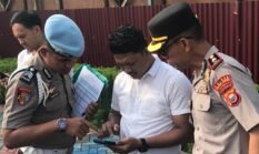Cegah Judi Online,Si Propam Polres Rejang Lebong Periksa HP Seluruh Personel Secara Mendadak